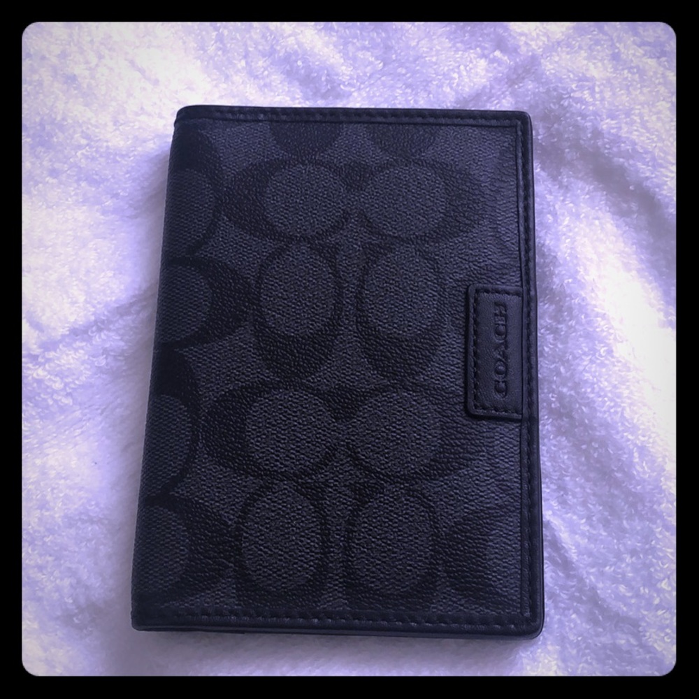 Coach passport case wallet black/charcoal nwt